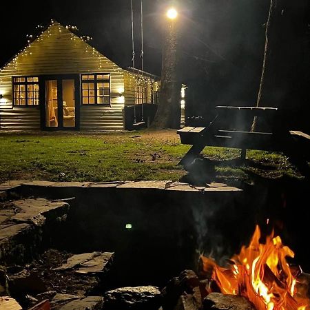 Cuckoo Cabin, Tyn Y Cwm Eglwys-Fach 외부 사진