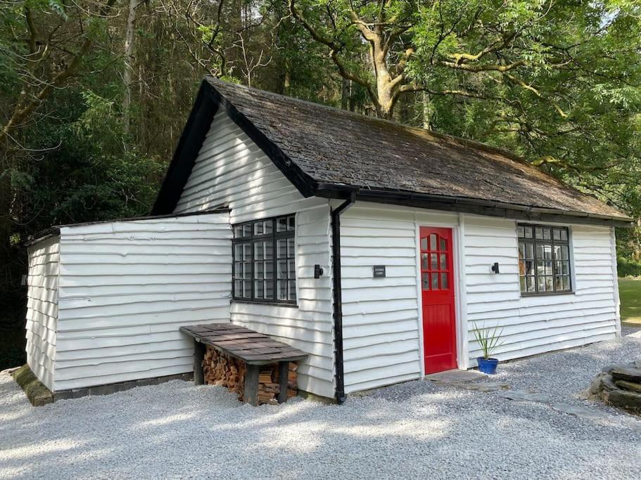 Cuckoo Cabin, Tyn Y Cwm Eglwys-Fach 외부 사진