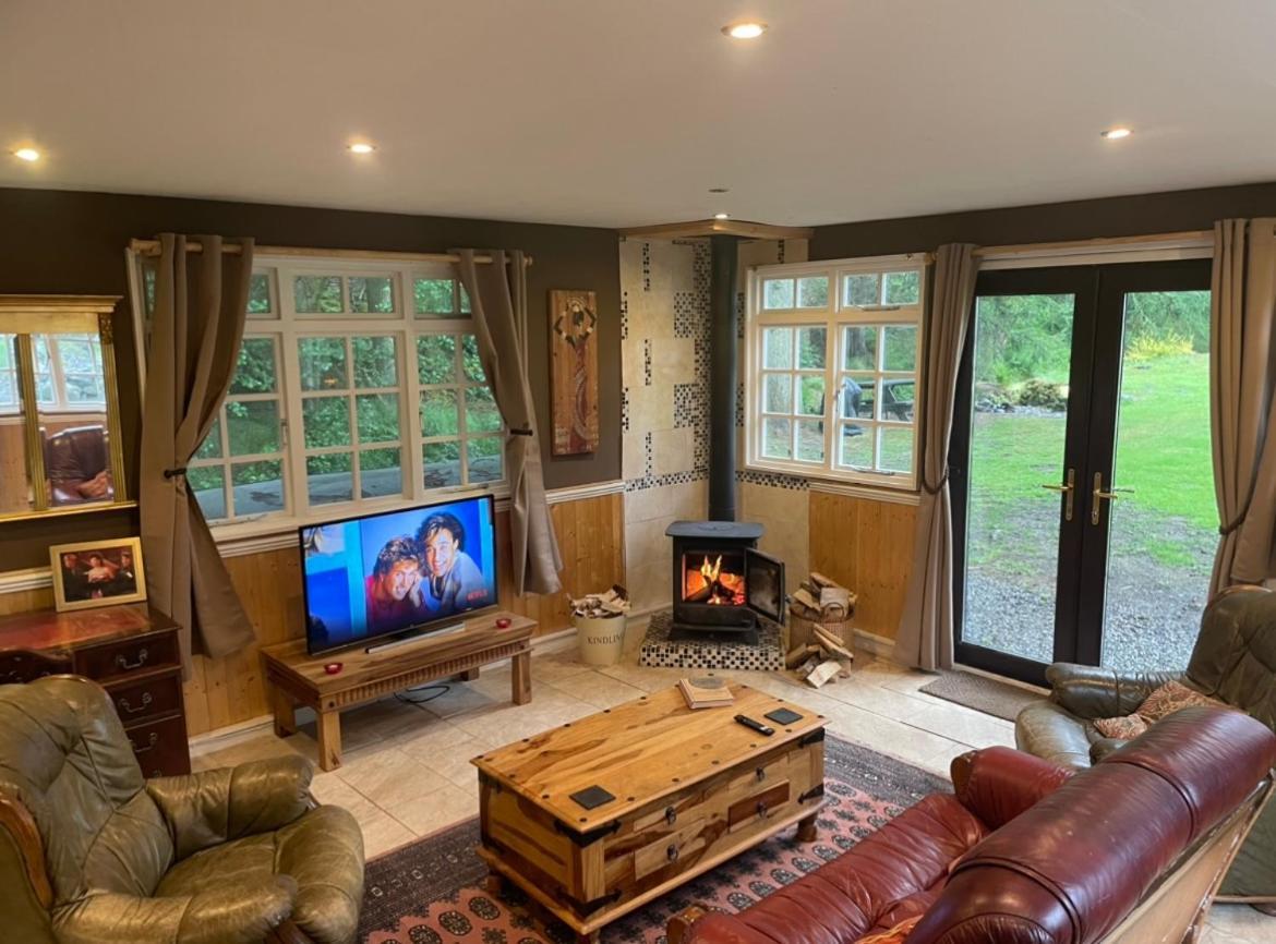 Cuckoo Cabin, Tyn Y Cwm Eglwys-Fach 외부 사진